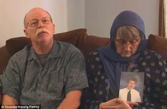 Cha mẹ con tin người Mỹ cầu xin IS rủ lòng thương