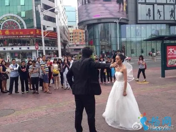 Trang điểm như bà lão 70 để chụp ảnh cưới, cô gái bị chồng sắp cưới bỏ rơi 2