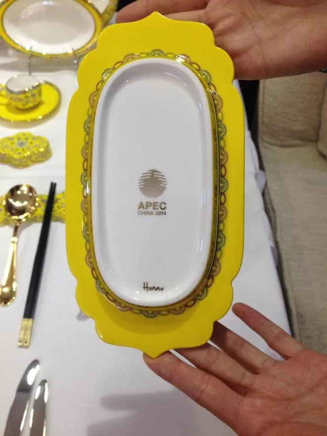 Choáng với độ tinh xảo của bộ chén bát đãi tiệc APEC của Trung Quốc ảnh 7