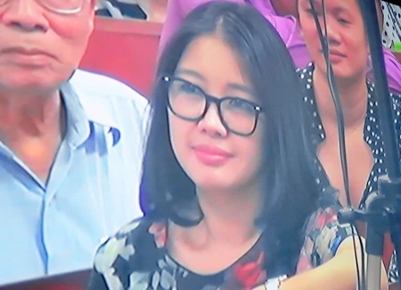 Nụ cười xinh đẹp của người phụ nữ bầu Kiên “cấm ai động đến“ ảnh 11