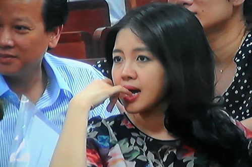 Nụ cười xinh đẹp của người phụ nữ bầu Kiên “cấm ai động đến“ ảnh 9