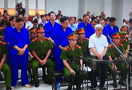 Phúc thẩm bầu Kiên: VKS đối đáp tranh tụng với luật sư và các bị cáo ảnh 1