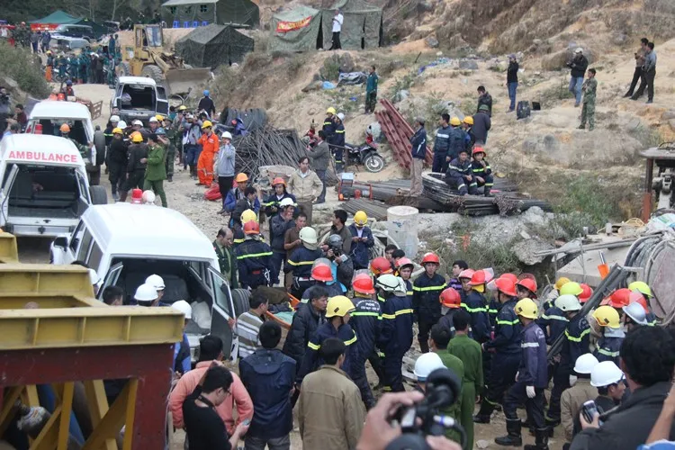 Chùm ảnh toàn cảnh vụ giải cứu 12 công nhân bị sập hầm Đạ Dâng ảnh 8