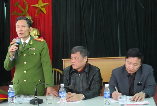 Lãnh đạo UBND TP, UBND quận Lê Chân và đại diện Sở CSPCCC Hải Phòng chủ trì họp báo - Ảnh: Thân Hoàng