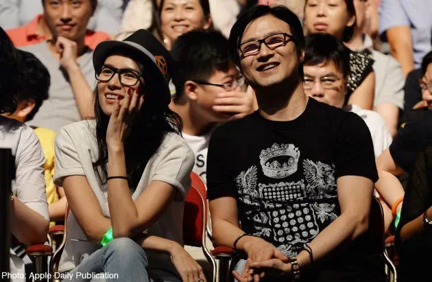 Chương Tử Di bắt gặp hẹn hò với ca sĩ Uông Phong hồi tháng 7- 2013 - Ảnh: Sina