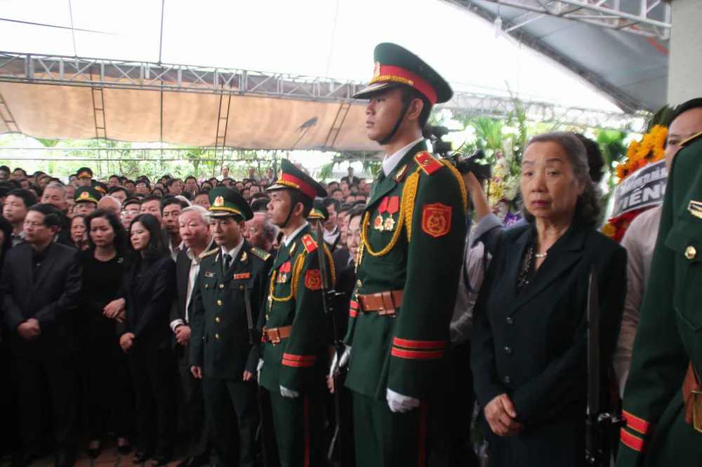 'Đồng chí Nguyễn Bá Thanh rất xứng đáng với tấm Huân chương của lòng dân' ảnh 15 'Đồng chí Nguyễn Bá Thanh rất xứng đáng với tấm Huân chương của lòng dân' ảnh 15