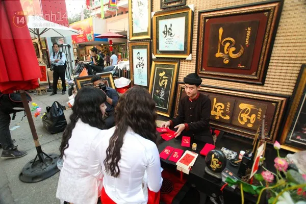 Sài Gòn tấp nập đến đường mai, phố ông đồ chụp ảnh ảnh 16