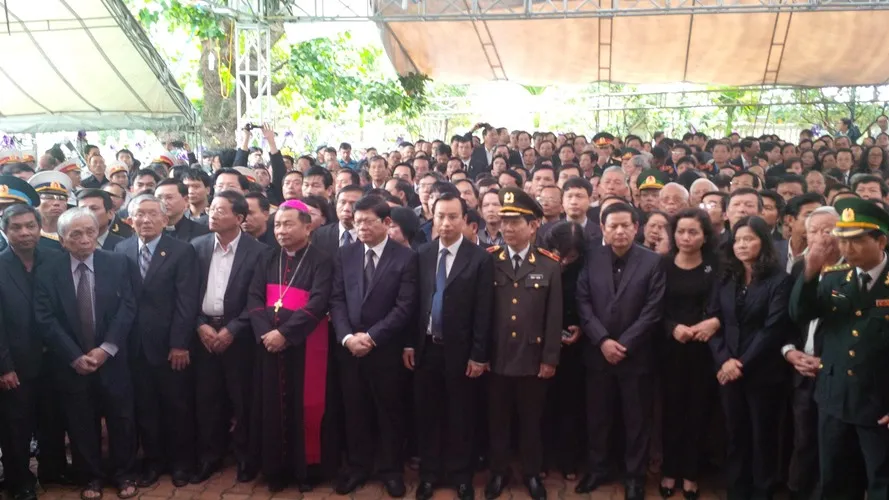 'Đồng chí Nguyễn Bá Thanh rất xứng đáng với tấm Huân chương của lòng dân' ảnh 7 'Đồng chí Nguyễn Bá Thanh rất xứng đáng với tấm Huân chương của lòng dân' ảnh 7