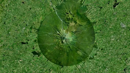 Núi Taranaki còn được biết tới với tên gọi khác là