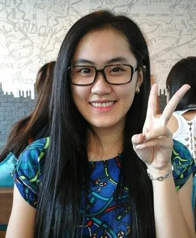 Cô gái 9X, 'con nhà nòi', xe khủng, Sài Gòn Cô gái 9X, 'con nhà nòi', xe khủng, Sài Gòn