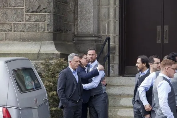 Cô gái gốc Việt tổ chức lễ tang theo nghi thức... lễ cưới ảnh 5