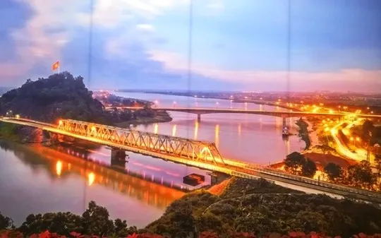 Cầu Hàm Rồng đẹp lung linh, huyền ảo Cầu Hàm Rồng đẹp lung linh, huyền ảo