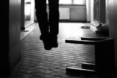 Chồng treo cổ tự tử vì nghi vợ ngoại tình ảnh 1 Chồng treo cổ tự tử vì nghi vợ ngoại tình ảnh 1