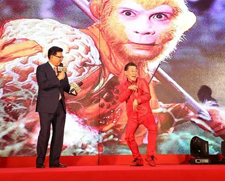 Lục Tiểu Linh Đồng tại buổi họp báo công bố dự án điện ảnh