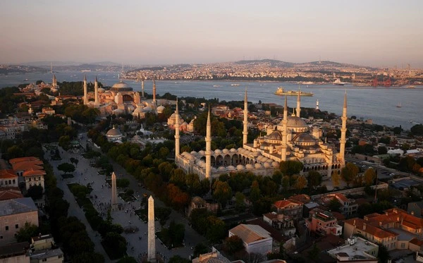 Chụp được ảnh nhà thờ nơi đang cất giữ trái tim của Chúa Jesus ảnh 10