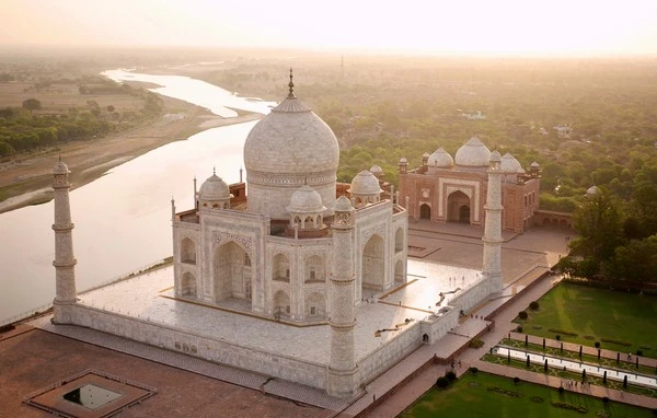 Chụp được ảnh nhà thờ nơi đang cất giữ trái tim của Chúa Jesus ảnh 2