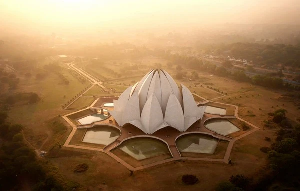 Chụp được ảnh nhà thờ nơi đang cất giữ trái tim của Chúa Jesus ảnh 14