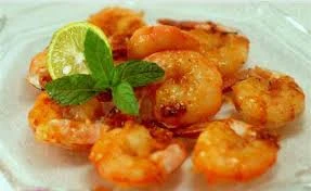 Ăn tôm không đúng cách có thể chết người?