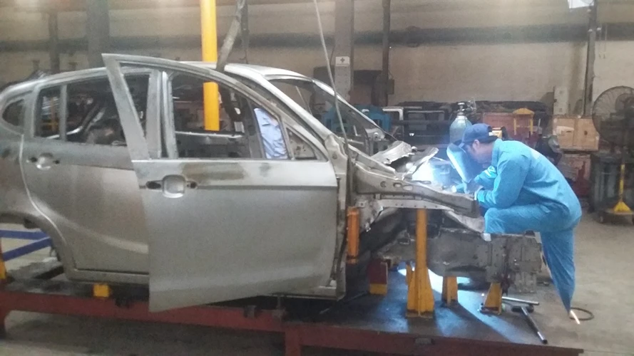 Cận cảnh xe ô tô 4 chỗ giá rẻ mang thương hiệu Việt ảnh 1 Cận cảnh xe ô tô 4 chỗ giá rẻ mang thương hiệu Việt ảnh 1