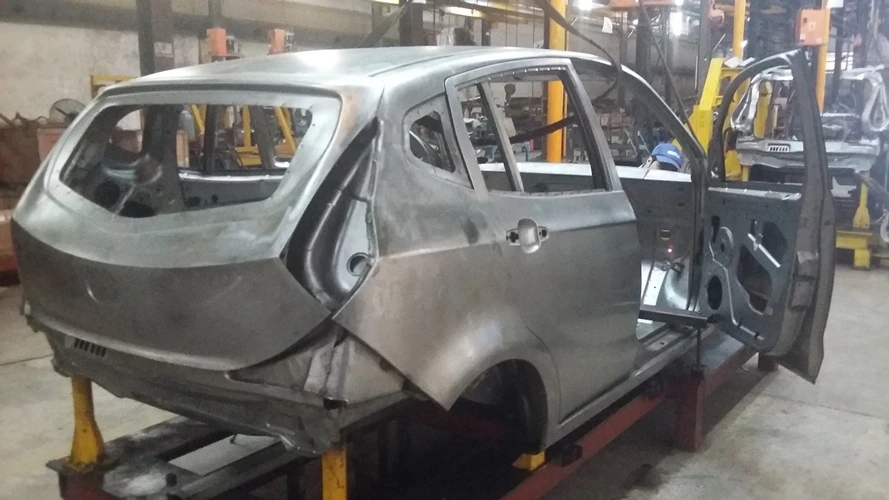 Cận cảnh xe ô tô 4 chỗ giá rẻ mang thương hiệu Việt ảnh 2 Cận cảnh xe ô tô 4 chỗ giá rẻ mang thương hiệu Việt ảnh 2