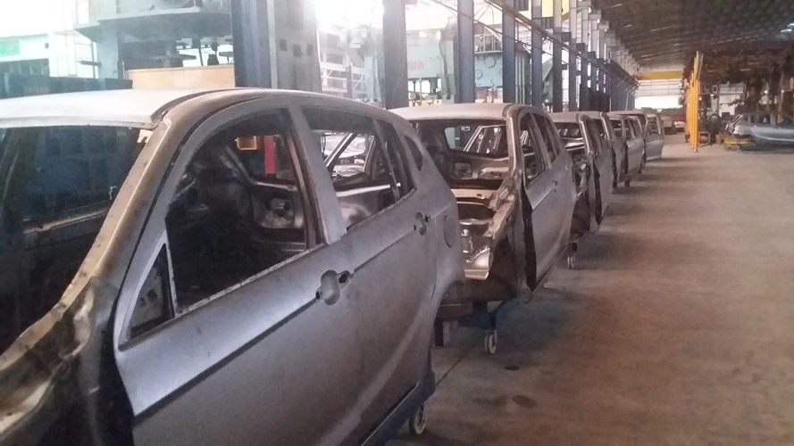 Cận cảnh xe ô tô 4 chỗ giá rẻ mang thương hiệu Việt ảnh 3 Cận cảnh xe ô tô 4 chỗ giá rẻ mang thương hiệu Việt ảnh 3