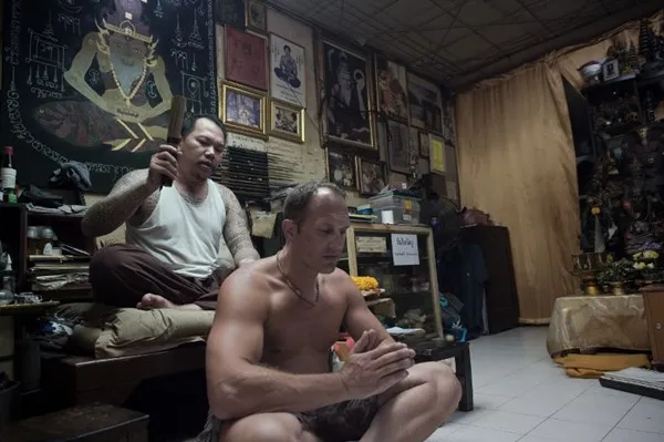 Rùng mình cảnh xăm ma thuật của người Thái ảnh 9