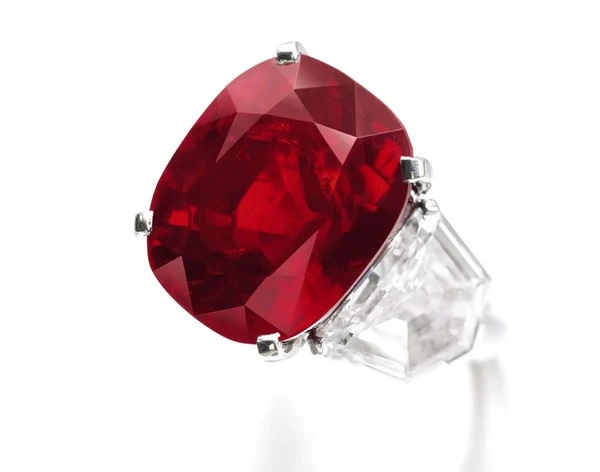 Cận cảnh viên đá ruby 'sang chảnh' có giá hơn 668 tỷ đồng ảnh 1 Cận cảnh viên đá ruby 'sang chảnh' có giá hơn 668 tỷ đồng ảnh 1