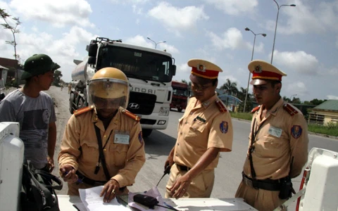 Thủ tướng chỉ thị siết chặt quản lý kinh doanh vận tải bằng xe ô tô ảnh 1