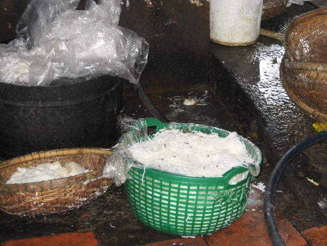 ‘Soi’ từ nước đá đến heo quay: Độc và bẩn ảnh 4