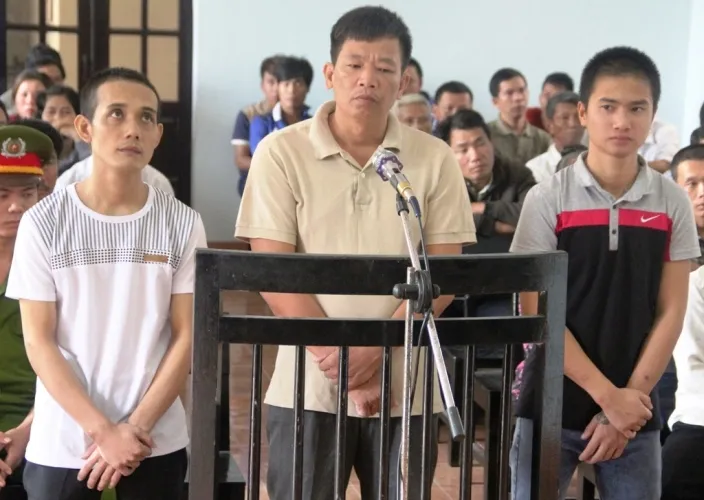 Xét xử vụ lâm tặc chém bảo vệ rừng gần lìa bàn tay ảnh 1