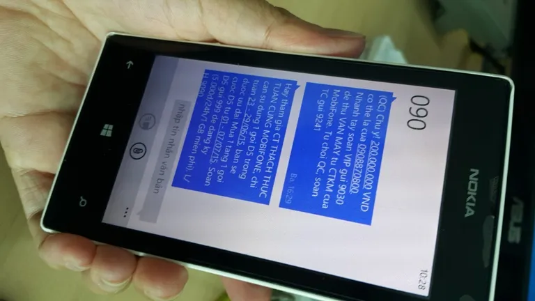 'Thượng đế' phát điên vì bị dội bom tin nhắn ảnh 5 'Thượng đế' phát điên vì bị dội bom tin nhắn ảnh 5