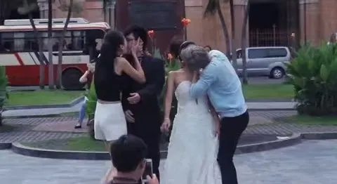 Bùng phát 'đè người lạ hôn môi' - Kiss Cam phản cảm tại Việt Nam ảnh 6