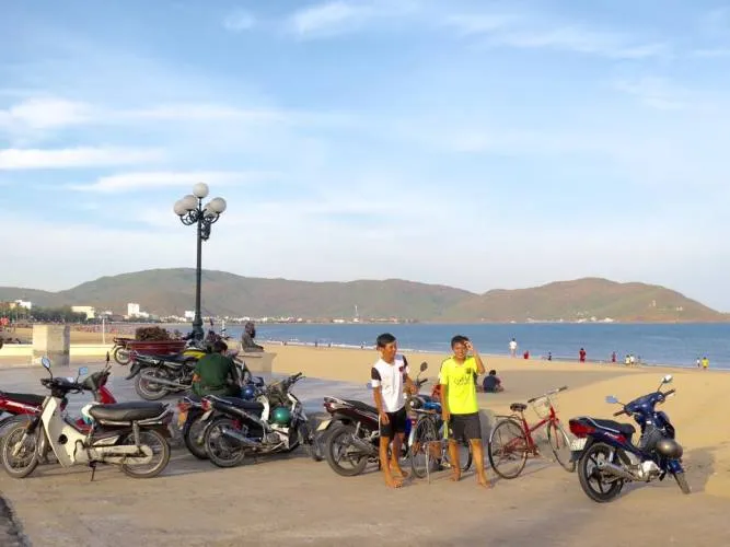 Cảnh giác: Tắm biển Quy Nhơn dễ bị mất cắp ảnh 1 Cảnh giác: Tắm biển Quy Nhơn dễ bị mất cắp ảnh 1