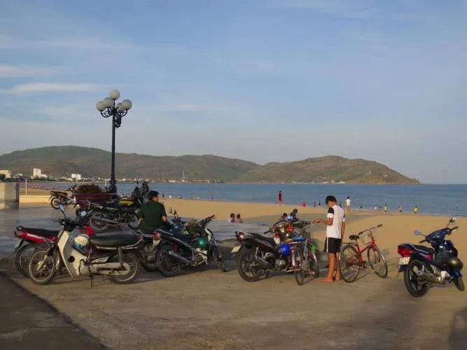 Cảnh giác: Tắm biển Quy Nhơn dễ bị mất cắp ảnh 2 Cảnh giác: Tắm biển Quy Nhơn dễ bị mất cắp ảnh 2