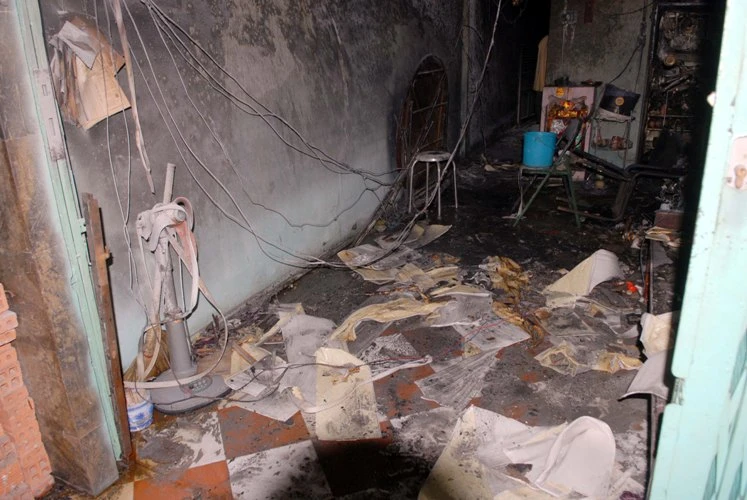 Cháy nhà khóa trái cửa, nhiều người dân hoảng loạn ảnh 5