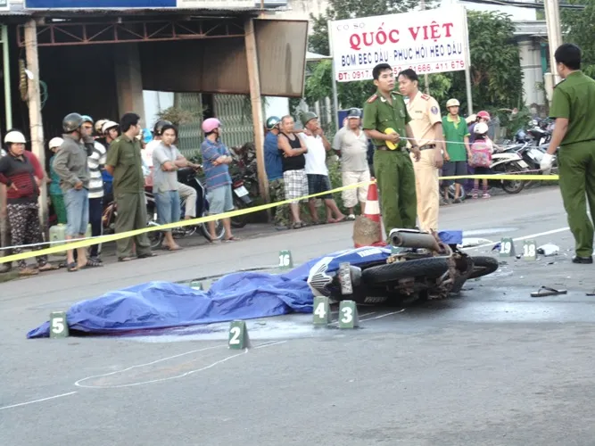 Hai người thiệt mạng lúc gần sáng ảnh 2 Hai người thiệt mạng lúc gần sáng ảnh 2