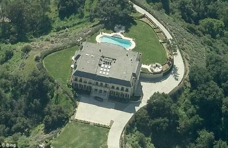 Hoàng tử Saudi Arabia bị bắt tại Mỹ do nghi phạm tội tình dục ảnh 1 Hoàng tử Saudi Arabia bị bắt tại Mỹ do nghi phạm tội tình dục ảnh 1