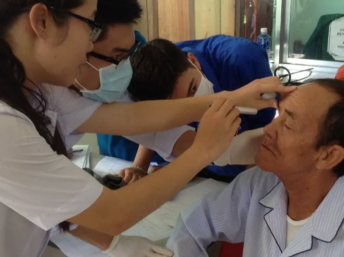 400.000 người bị cườm mắt mỗi năm ảnh 1