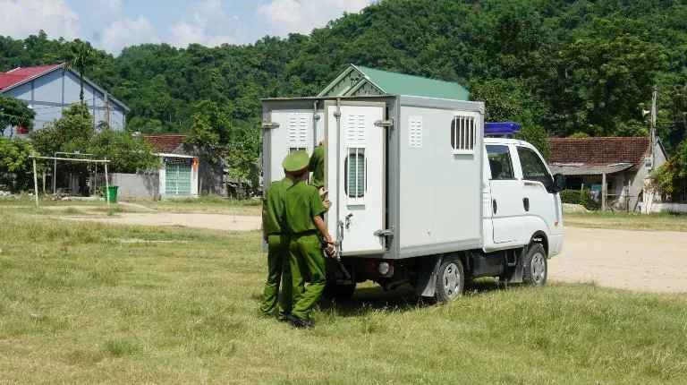 Chùm ảnh: Toàn cảnh phiên tòa xét xử vụ thảm sát 4 người ở Nghệ An ảnh 28