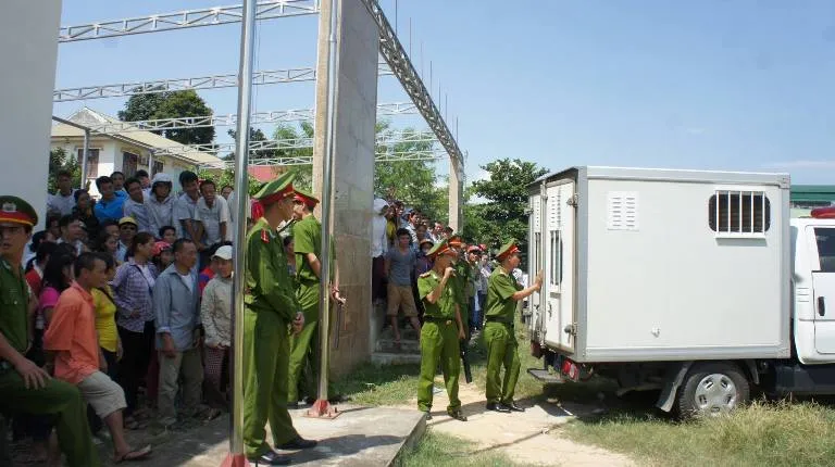 Chùm ảnh: Toàn cảnh phiên tòa xét xử vụ thảm sát 4 người ở Nghệ An ảnh 32