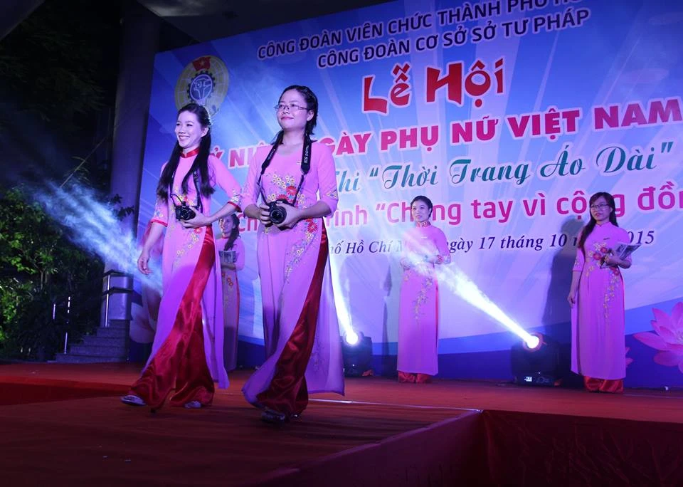 Chùm ảnh: Người đẹp Sở Tư pháp duyên dáng trong tà áo dài ảnh 14