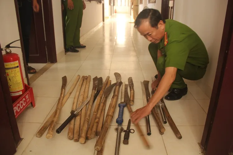 Khởi tố đối tượng sử dụng ‘hàng nóng’ để giải quyết mâu thuẫn ảnh 1 Khởi tố đối tượng sử dụng ‘hàng nóng’ để giải quyết mâu thuẫn ảnh 1