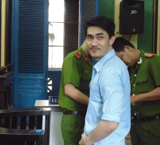 Tuyên án vụ tình trẻ ‘cướp’ nhẫn kim cương của nữ đại gia ảnh 1 Tuyên án vụ tình trẻ ‘cướp’ nhẫn kim cương của nữ đại gia ảnh 1