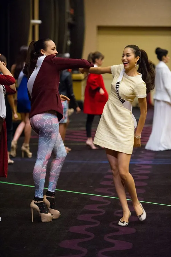 Gây sốt truyền thông, Phạm Hương được quản lý tài khoản instagram Hoa hậu Hoàn vũ - Ảnh 7.