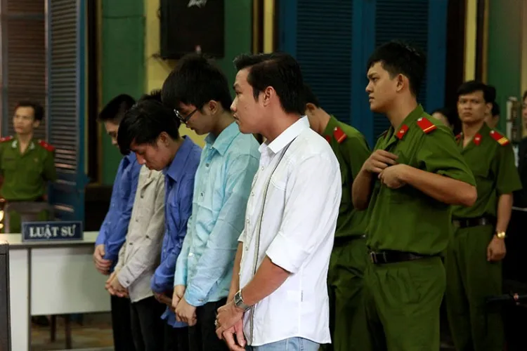 Trả hồ sơ để điều tra bổ sung vụ CSGT gọi côn đồ đánh chết người ảnh 3