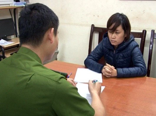 Dùng CMND giả rút 700 triệu đồng lòi ra đường dây… ‘rửa’ tiền xuyên quốc gia ảnh 1