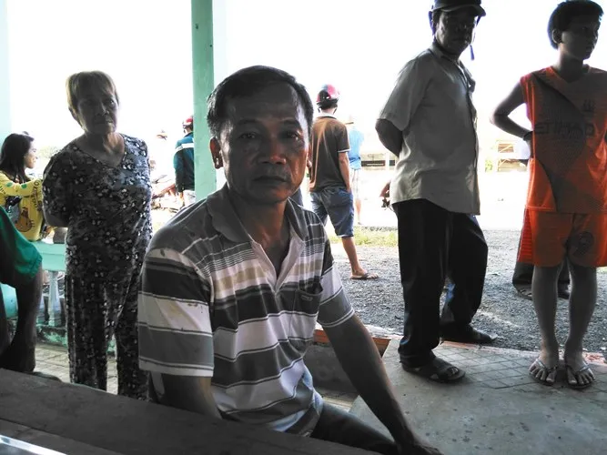 Xe đám hỏi bị lật, một người chết, hàng chục người hoảng loạn ảnh 4