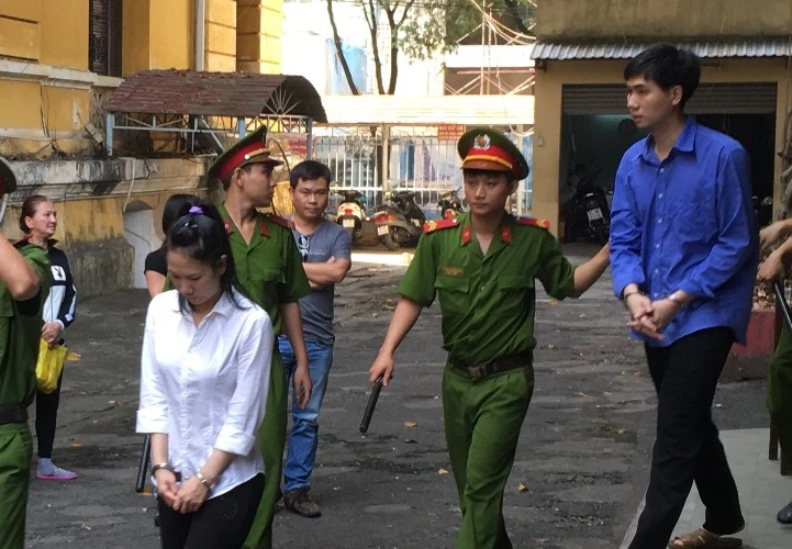 Cháu ngoại đánh thuốc mê ông bà cướp đồ cổ giá trị ảnh 1