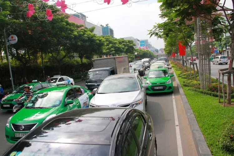 Kẹt xe và ‘gỡ nút’ ở cửa ngõ sân bay Tân Sơn Nhất ảnh 5