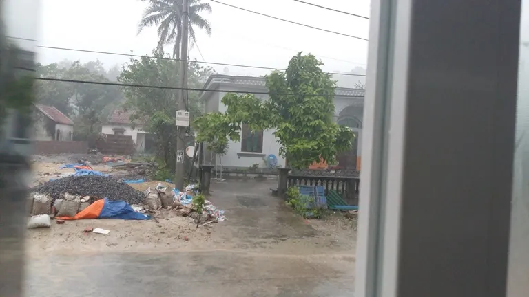 Quảng Ninh: Lốc xoáy bất ngờ tại đảo Minh Châu ảnh 3